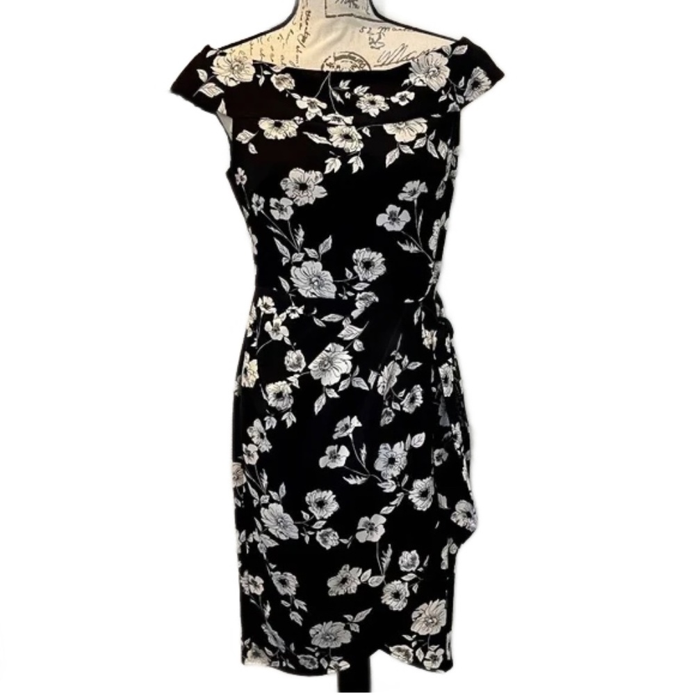 Adorable off the shoulder faux wrap dress - Adrianna Papell size 4 (Black/White)